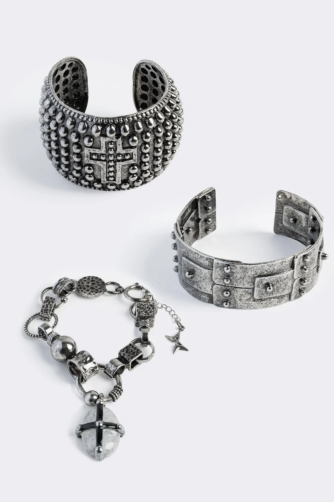 Saintless Bracelet Set